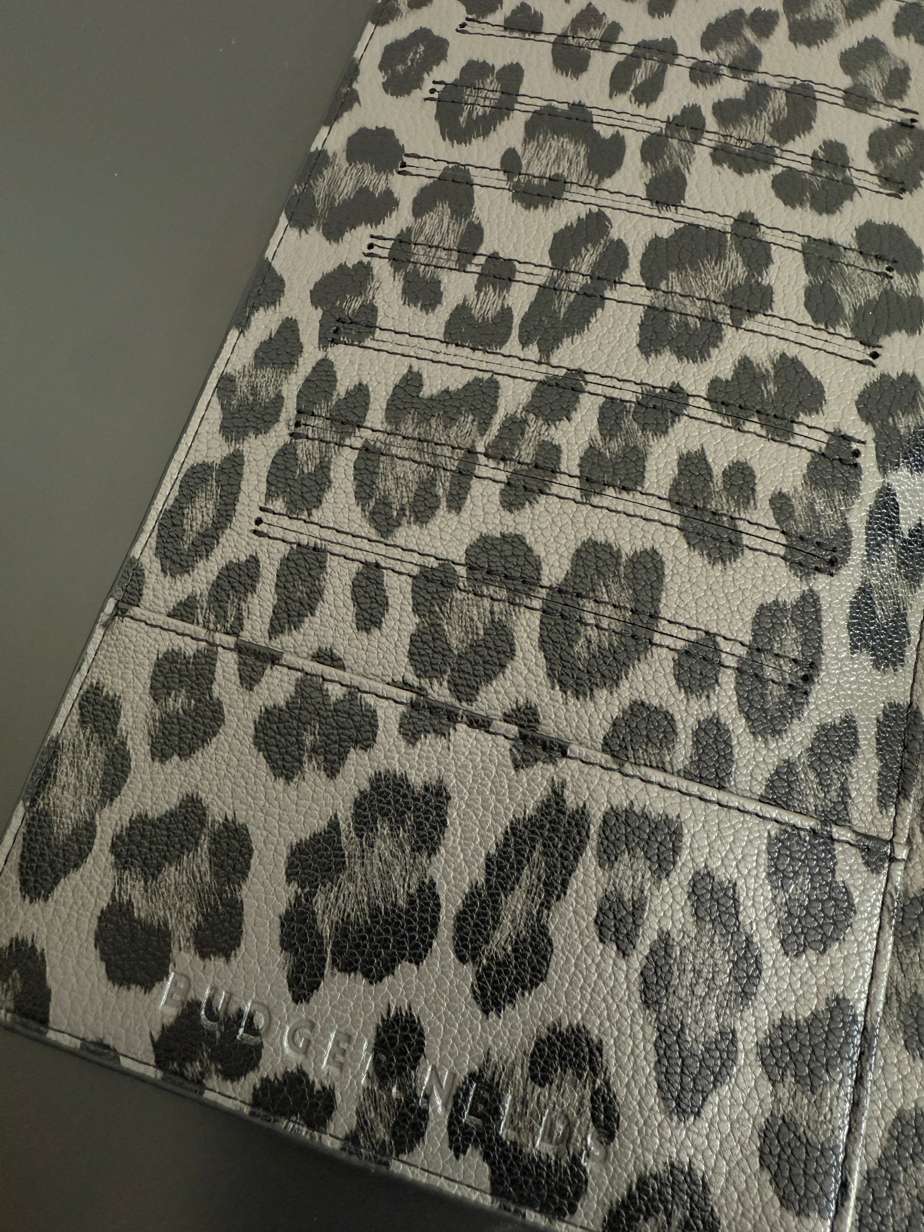Leo Collection A5 ring binder