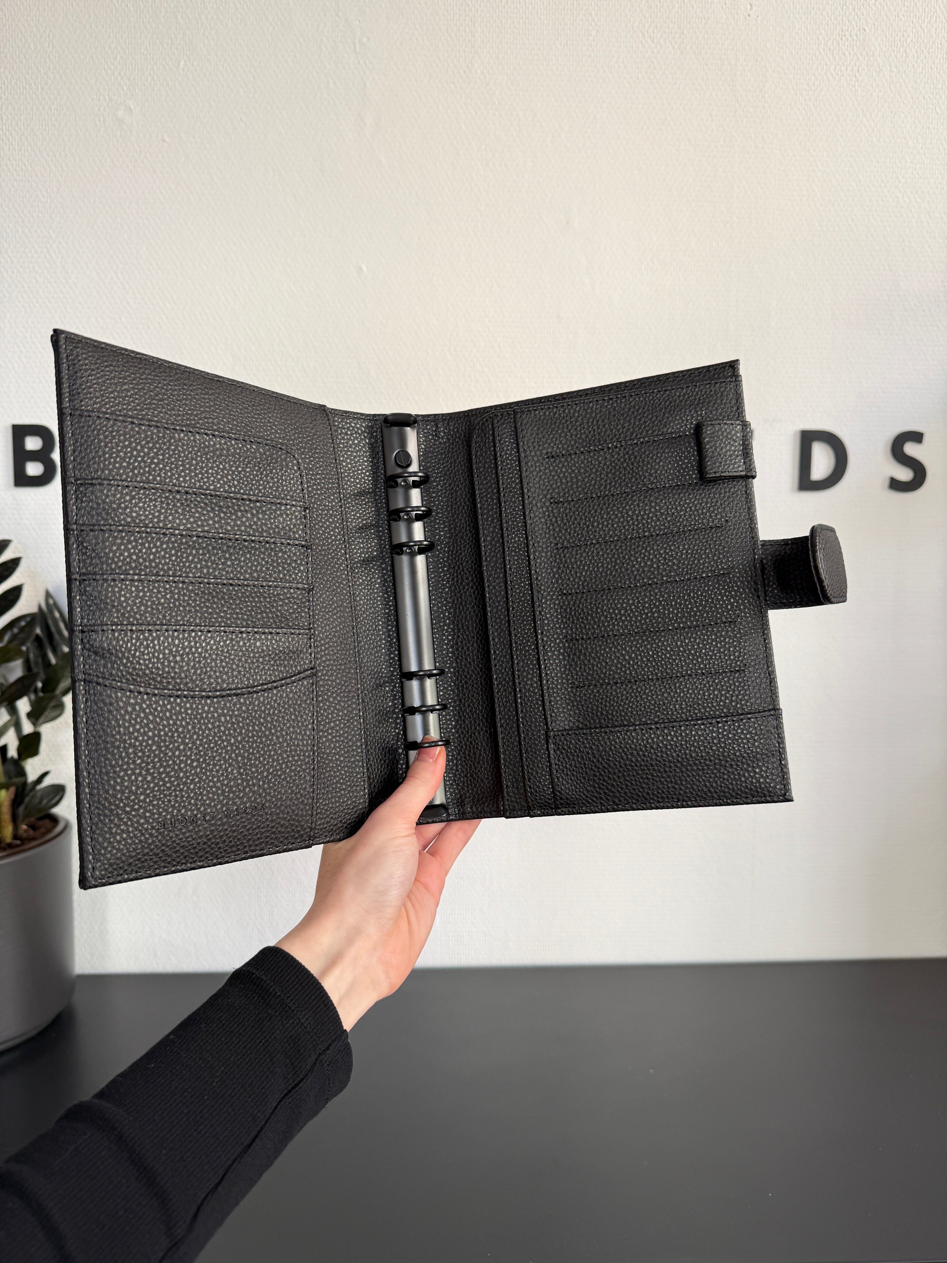 All Black Ring Binder 3.0
