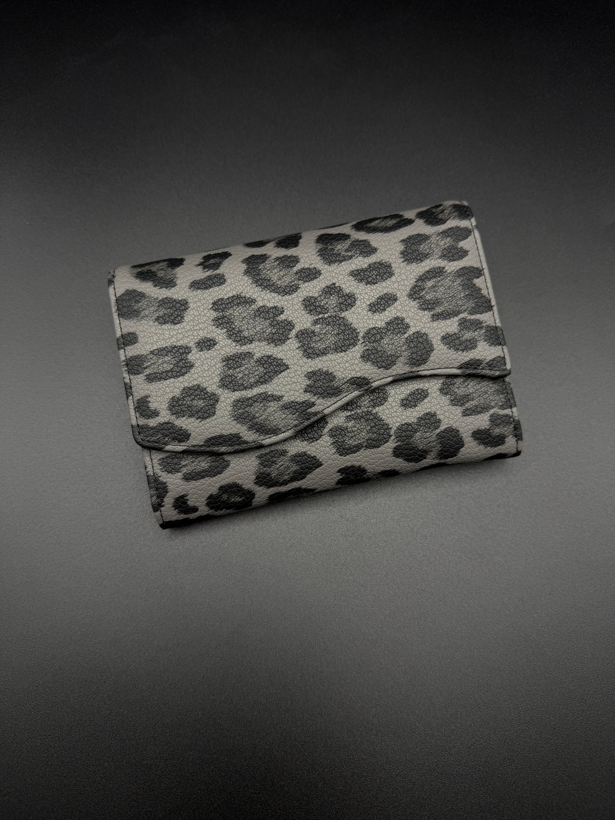 Vorverkauf Wallet Wave Midi Leo