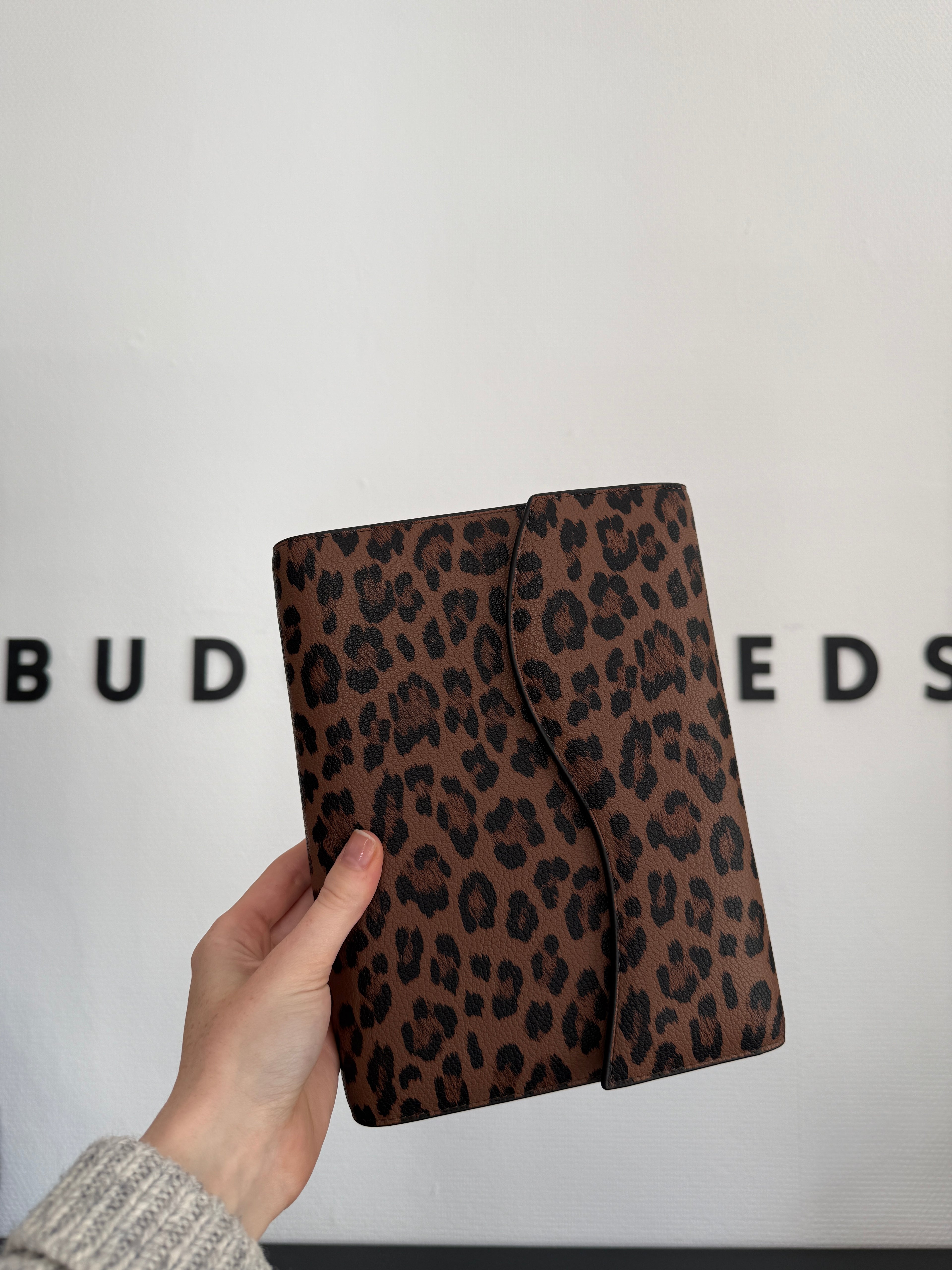 Leo Collection A5 ring binder