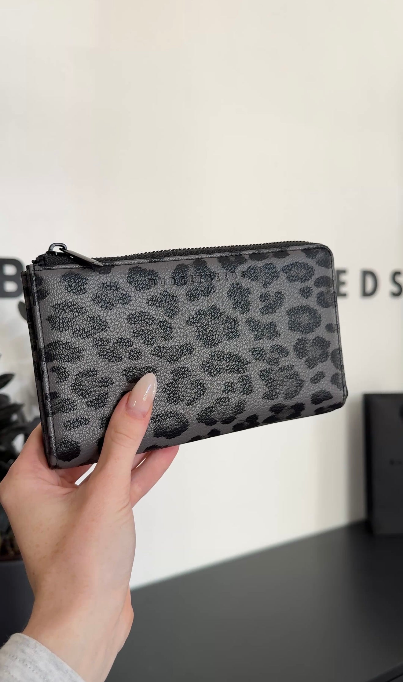 Leo Wallet VORVERKAUF