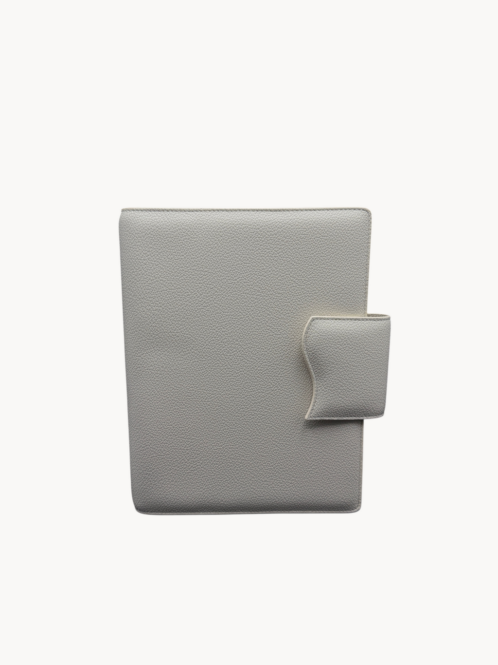 BUDGETNEEDS ™ A5 MiniFlap ring binder in cream with a magnetic button closure and minimalist textured finish