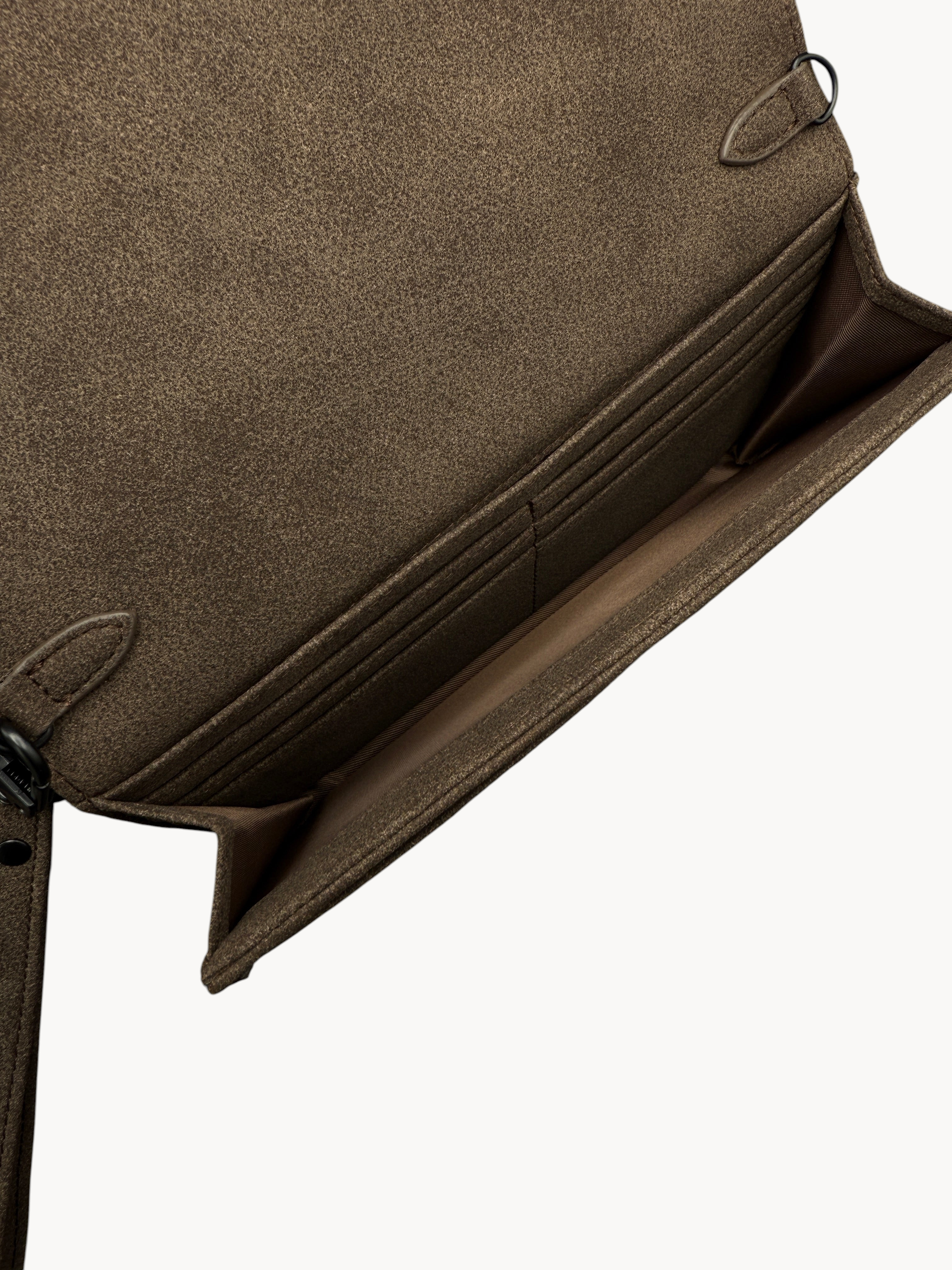 BUDGETNEEDS ™ Wallet Wave in brown featuring multiple internal card slots and a spacious compartment for bills.